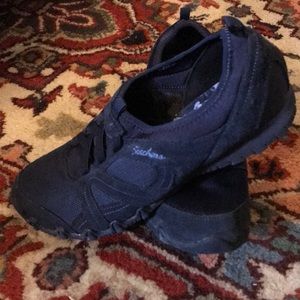 Sketchers navy blue sneakers